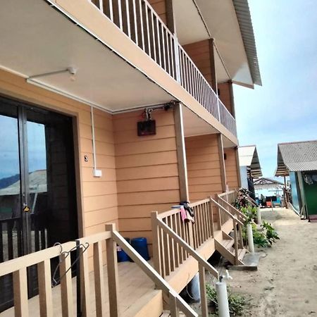 Oceanboys Inn Kampong Pasir Panjang  Eksteriør bilde